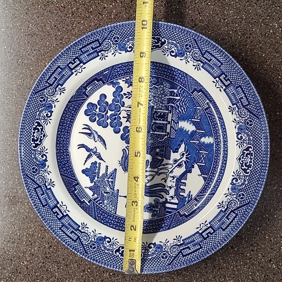 Set of 2 Churchill Blue Willow 10 inch Dinner Plates Staffordshire England Table - Picture 5 of 5